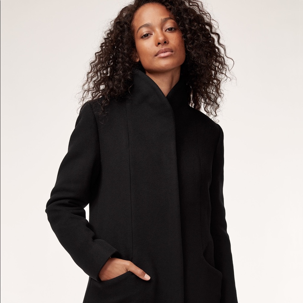 Aritzia Wilfred xxs cocoon coat black